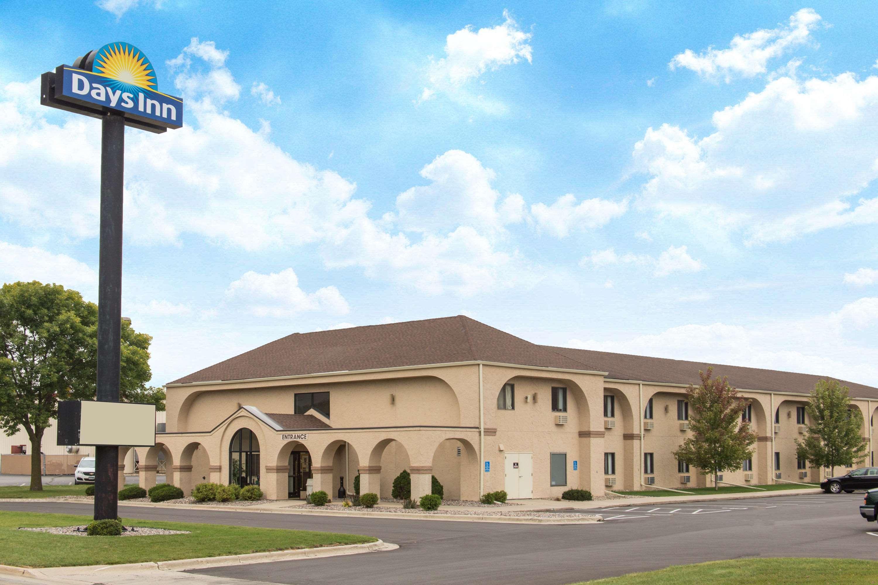 Days Inn By Wyndham Austin Exterior photo