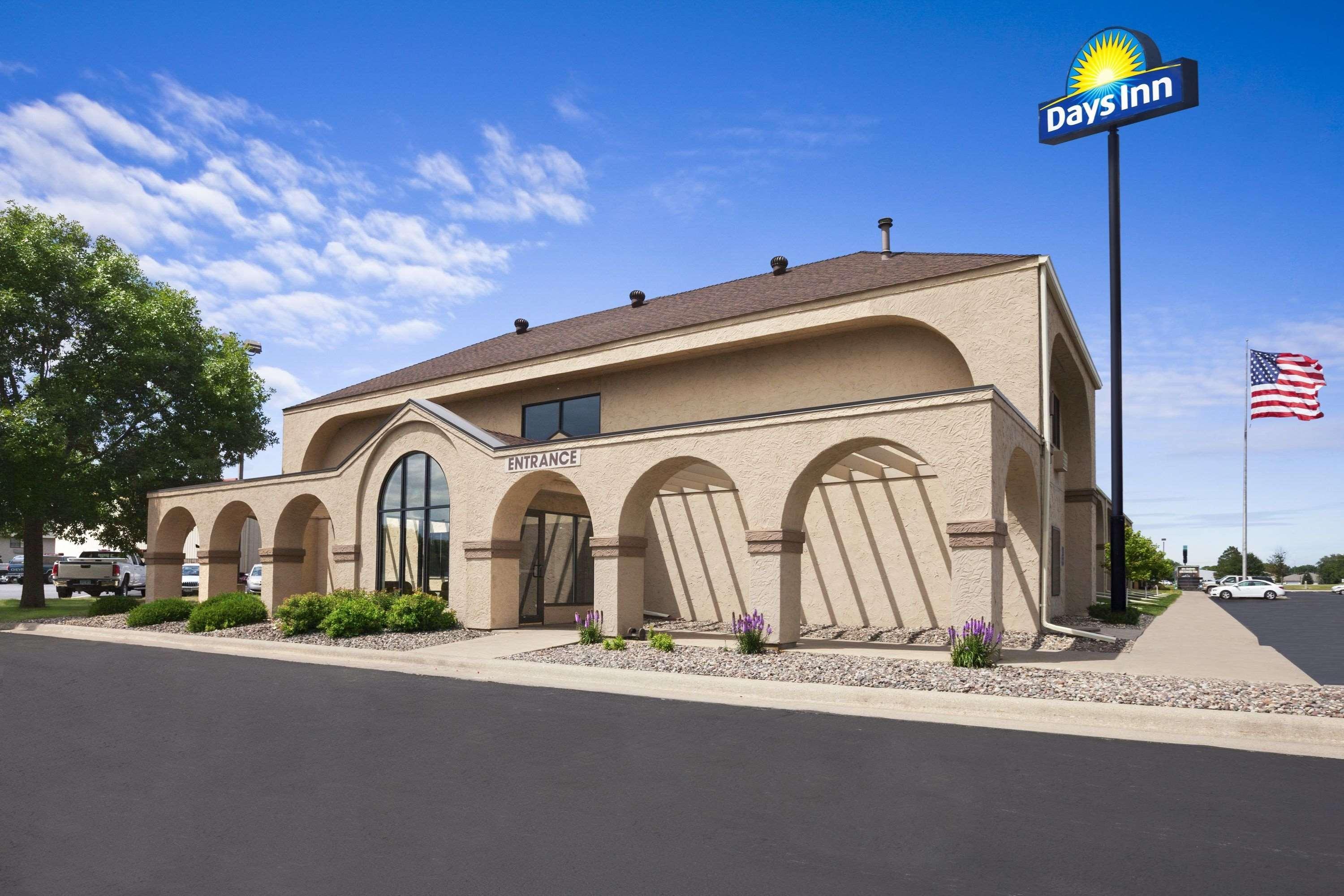 Days Inn By Wyndham Austin Exterior photo